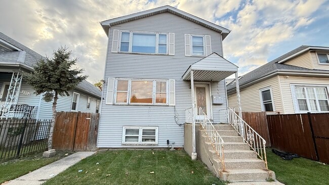 Primary Photo - 2216 N Central Ave