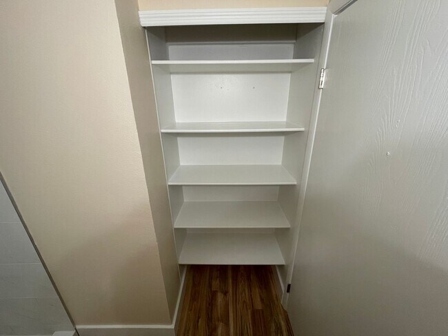 Building Photo - Newly Renovated 2BR/2BA Apopka Home with Spacious Fenced in Yard!!