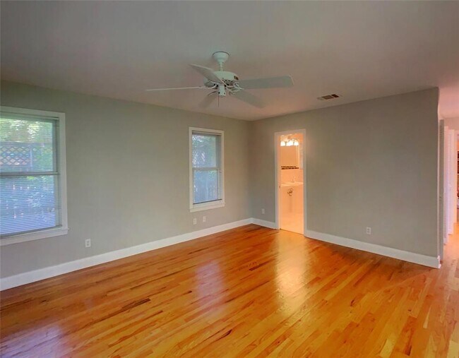 Building Photo - 5010 Shoalwood Ave