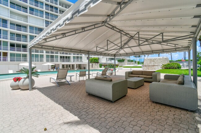 Building Photo - 2774 S Ocean Blvd