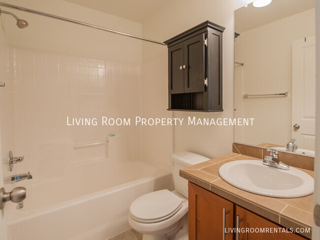 Building Photo - 605 NW 118th Ave