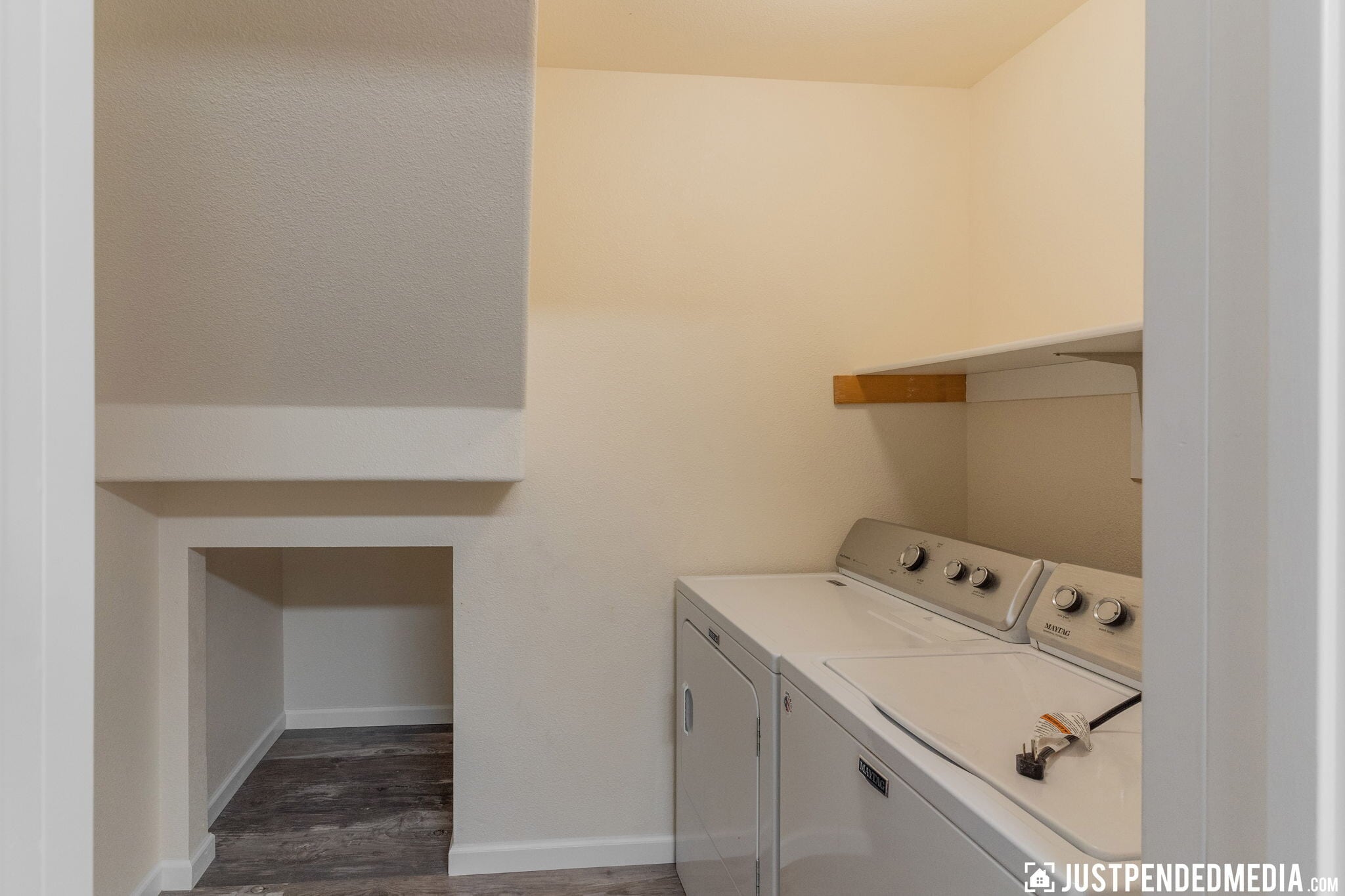 Washer and dryer - 530 Bitterroot Cir