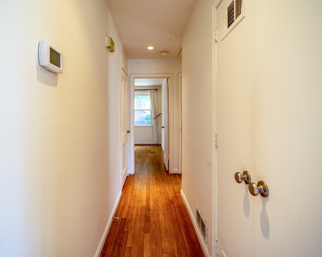 Building Photo - Your Ideal Lifestyle Awaits in this Stunni...