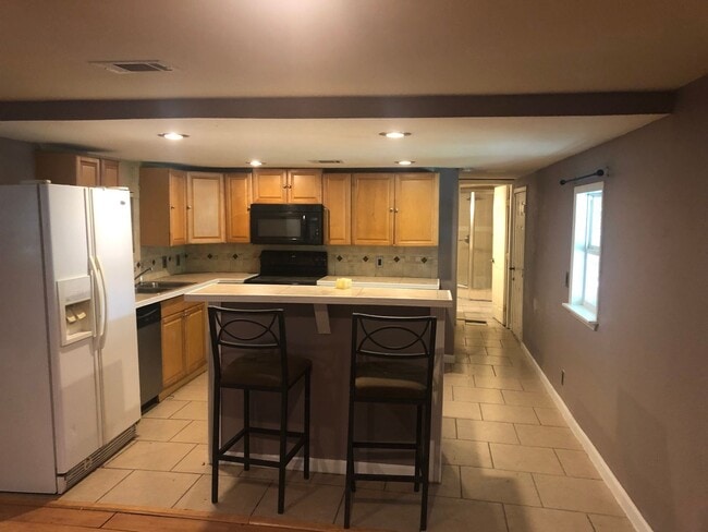 Building Photo - 2 bedroom 2 bath mobile home