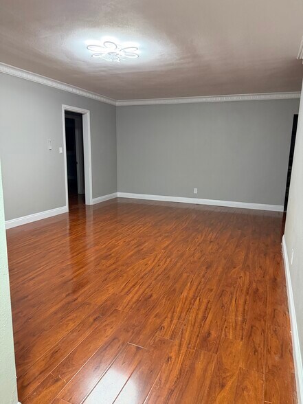 Living room - 1483 Allison Ave