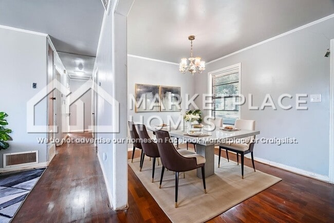 Building Photo - 208 Webb Ave