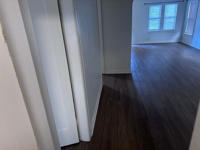 Building Photo - 119-121 Flower St