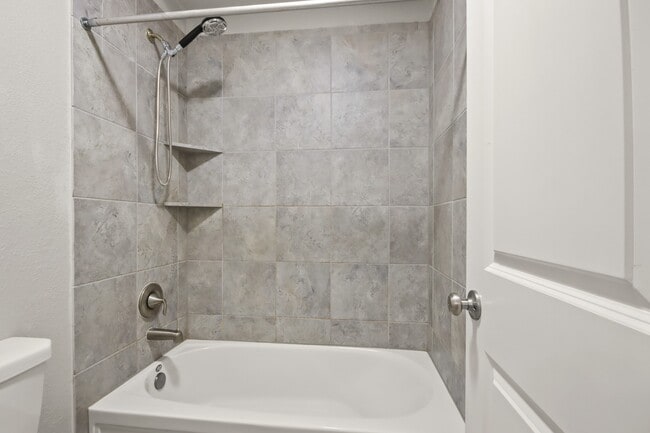 Building Photo - 702 S Galley Dr