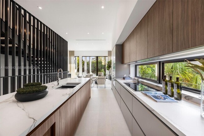 Building Photo - 92 SW 28th Rd