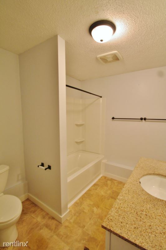 Building Photo - 4 br, 1 bath House - 300 21st Street SW