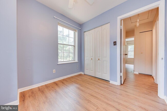 Building Photo - 9073 Lambskin Ln