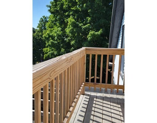 Building Photo - 33 Oak St