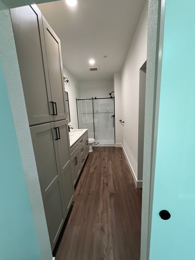 Building Photo - Newly built homes with City of Redding solar!