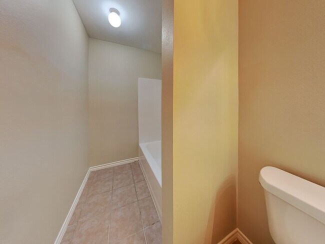 Building Photo - 7237 Dunn's Point Dr
