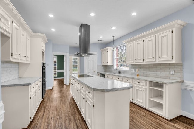 Building Photo - 17703 Forest Park Ln