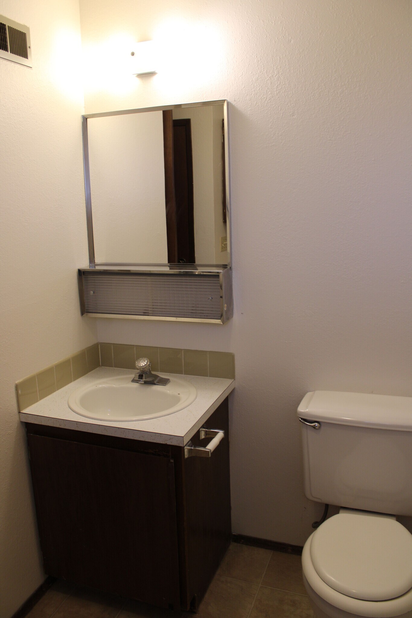 Building Photo - 494 N Colorado Ave