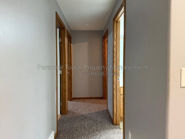 Building Photo - 3539 Woodbury Ct S