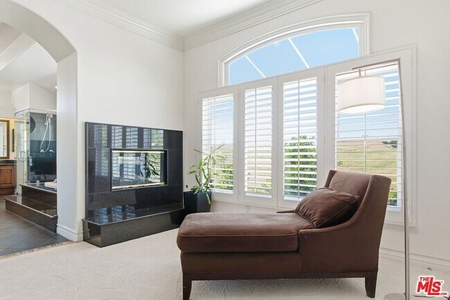 Building Photo - 6003 County Oak Rd