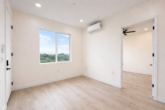 Building Photo - 4606 Shoshoni Ave