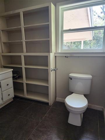 Building Photo - 200 W Armstrong Ave