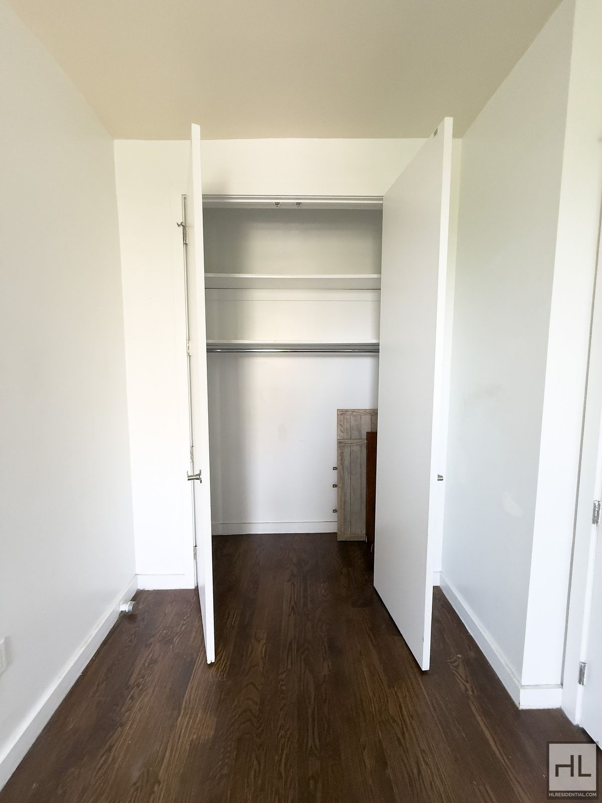 Building Photo - EASTERN PARKWAY / Renovated 2-Bedroom in P...