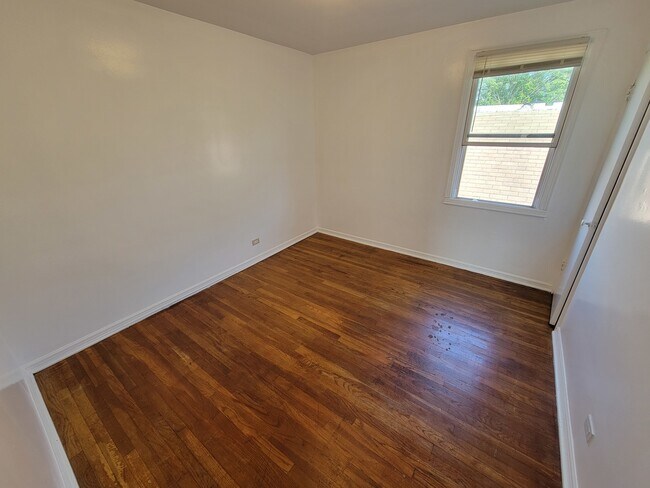 Building Photo - 4048 N Marmora Ave