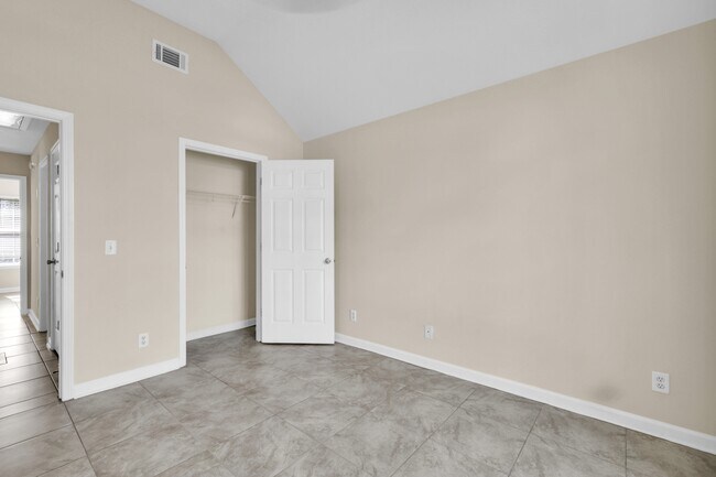 Building Photo - 4 Expedition Way