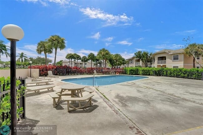 Building Photo - 12215 Royal Palm Blvd