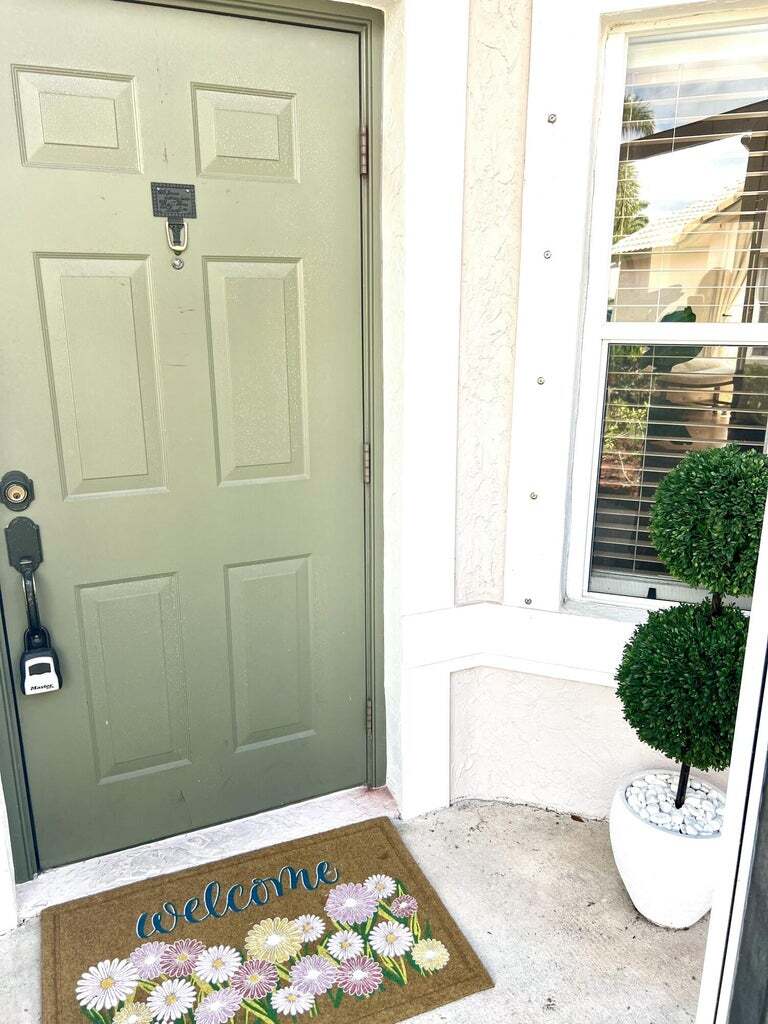 Building Photo - 10614 Lake Shore Dr