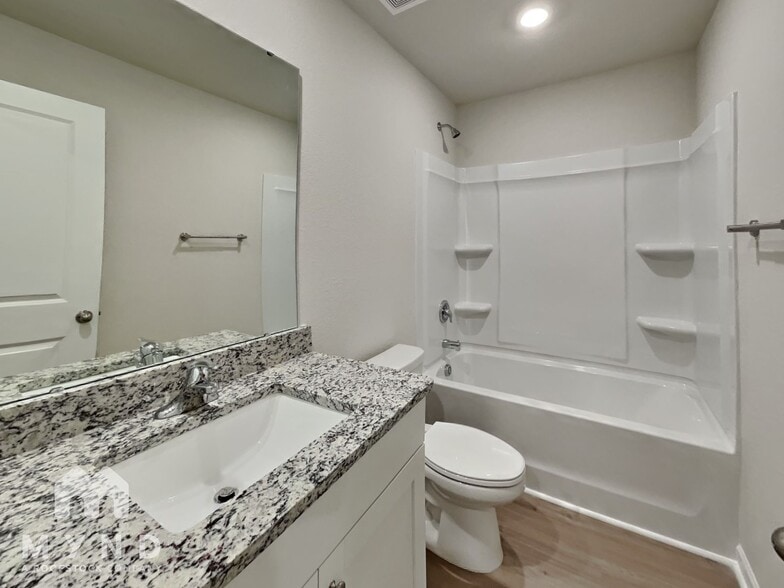 Building Photo - 283 New Villas St