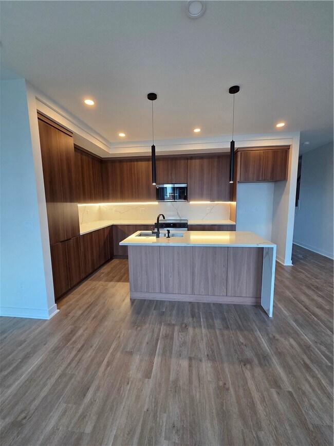 Building Photo - 1102 Emilia Ave