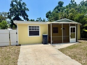 Building Photo - Fully Renovated and Modern 3/1 Available Now!