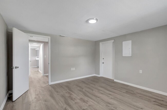 Building Photo - 7210 Parrot Dr