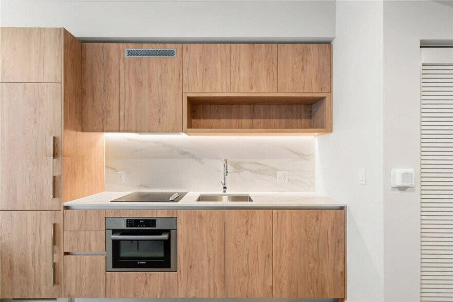 Building Photo - 601 N Miami Ave