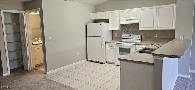 Building Photo - 863 Bedford Dr