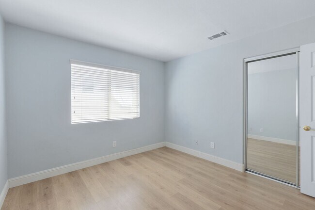 Building Photo - 26523 Starling Ct