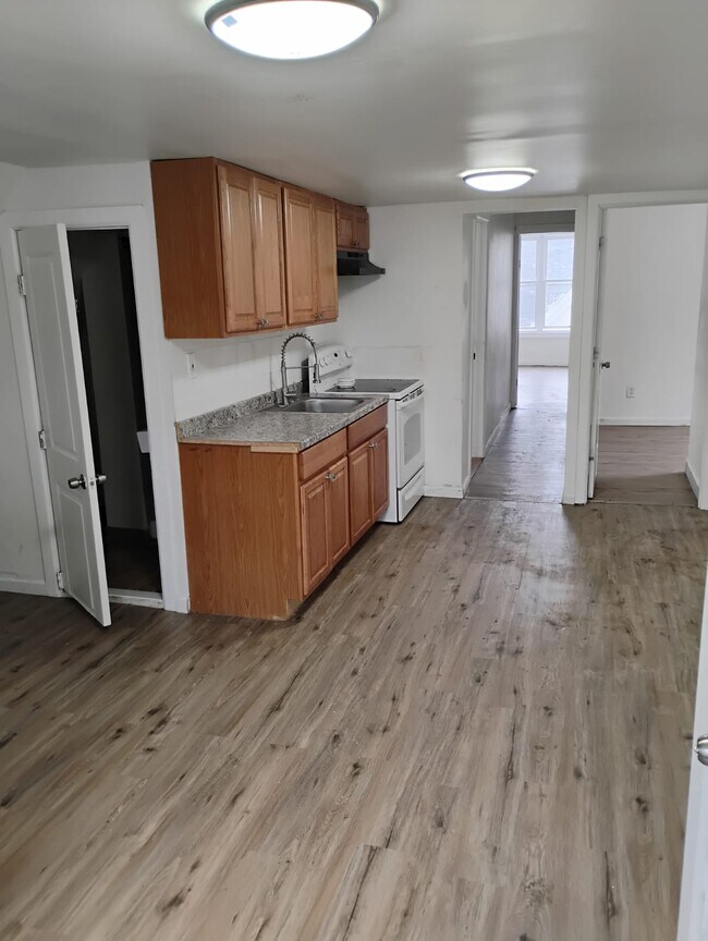 Building Photo - 150 Chestnut Ave