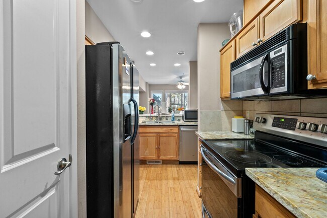 Building Photo - 4031 S 66th St