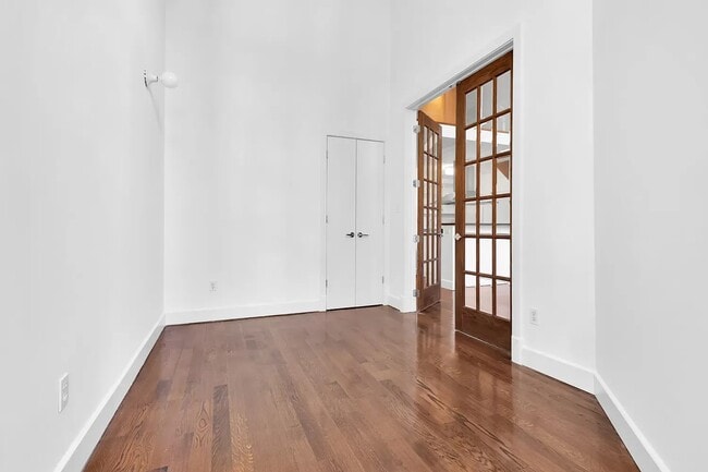 Building Photo - 395 S 2nd St