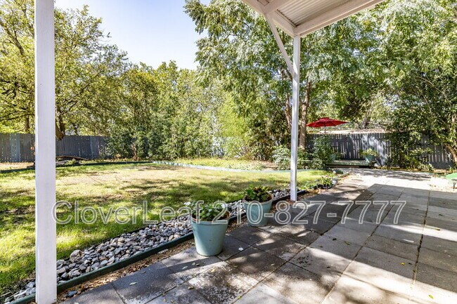 Building Photo - 210 Harwood Dr
