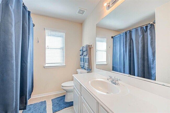 Building Photo - 618 Silver Creek Cir