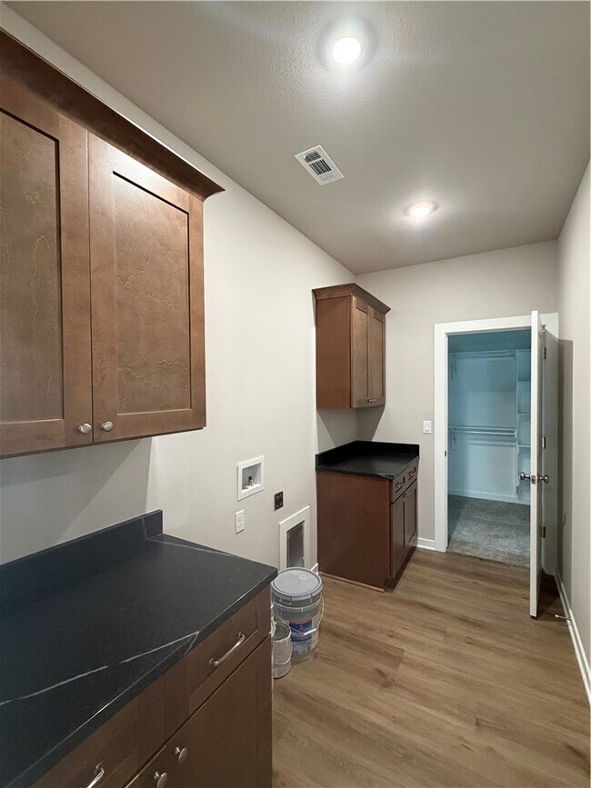 Building Photo - 2300 Zane St