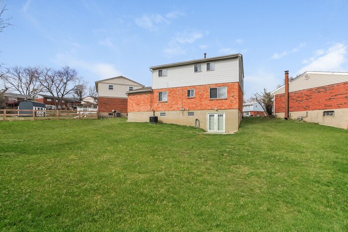 Building Photo - 3506 Lindenwood Dr