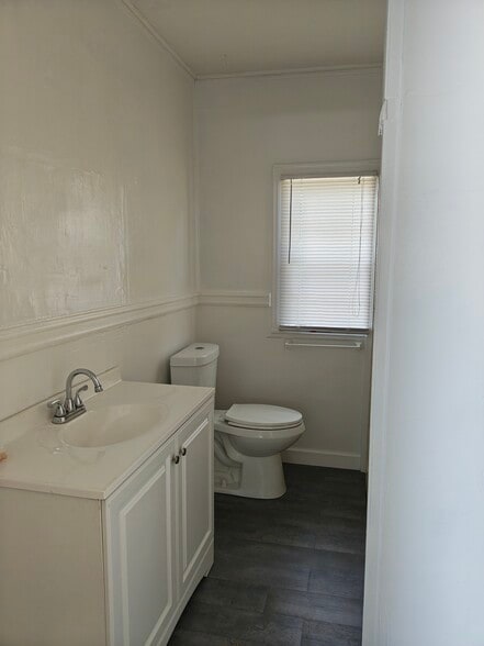 Building Photo - 1407 N Lake Shipp Dr SW