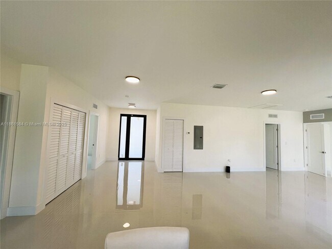 Building Photo - 11510 SW 141st St