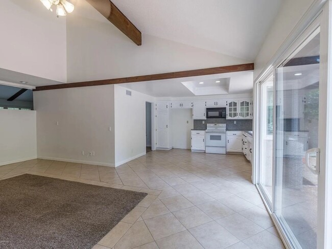 Building Photo - Beautiful 4 bed 2 bath house in Agoura Hills