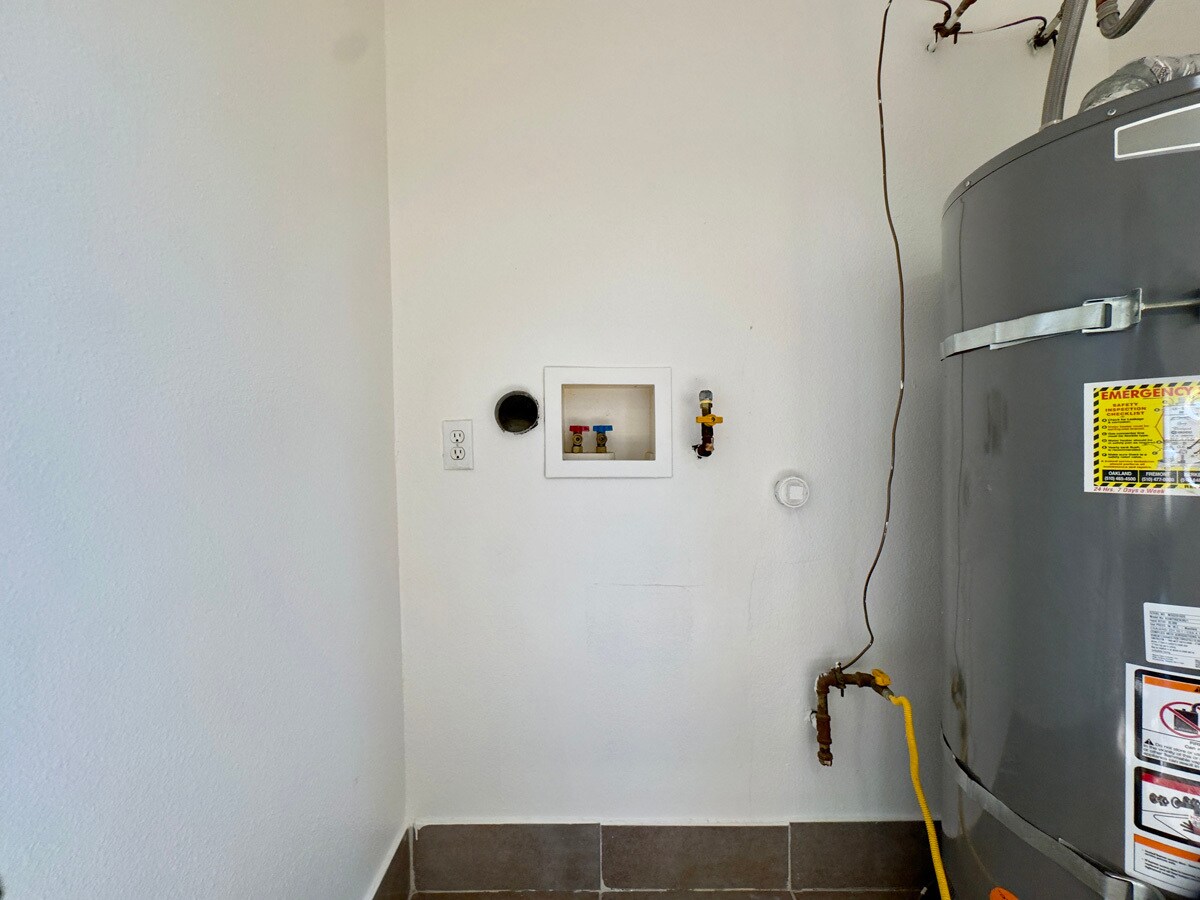 Building Photo - 711 32nd St