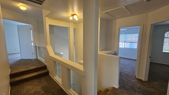 Building Photo - 4 Bedrooms near Silverado Ranch!