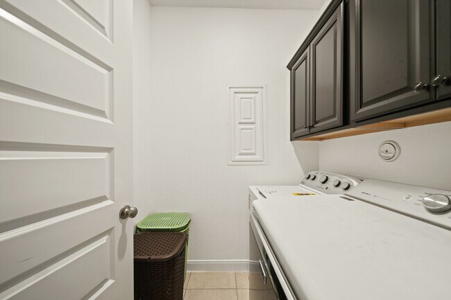 Building Photo - 7413 Woodward Springs Dr