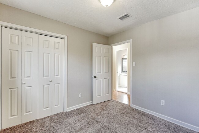 Building Photo - Great house in great neighborhood